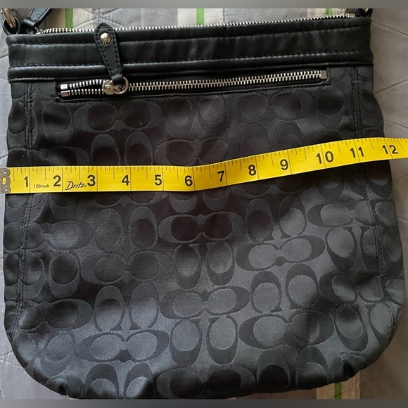 COACH BAG,Coach Black Signature Shoulder Bag. - Picture 5 of 16